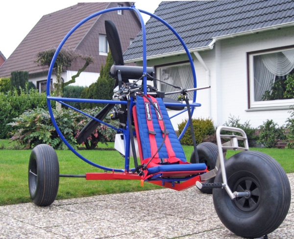 Triostar Motorschirm und Drachen - Trike mit Viertakt-Antrieb, ParaZoom Antrieb Motorschirmtrike